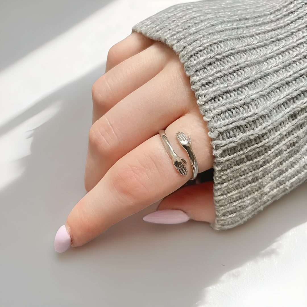 טבעת חיבוק עם ברכה מרגשת מבית ונסוריני