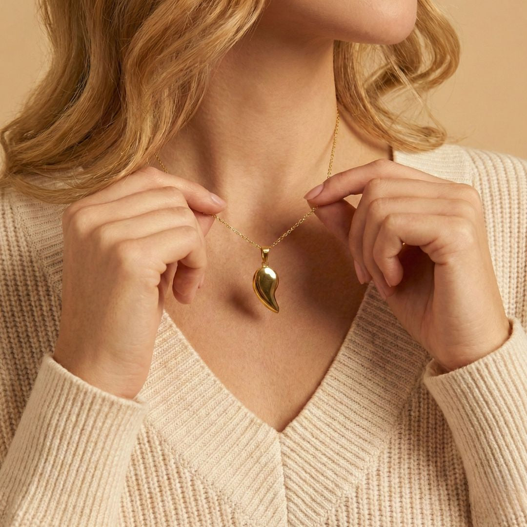 זוג שרשראות לב "החצי המשלים" לנכדה מבית ונסוריני