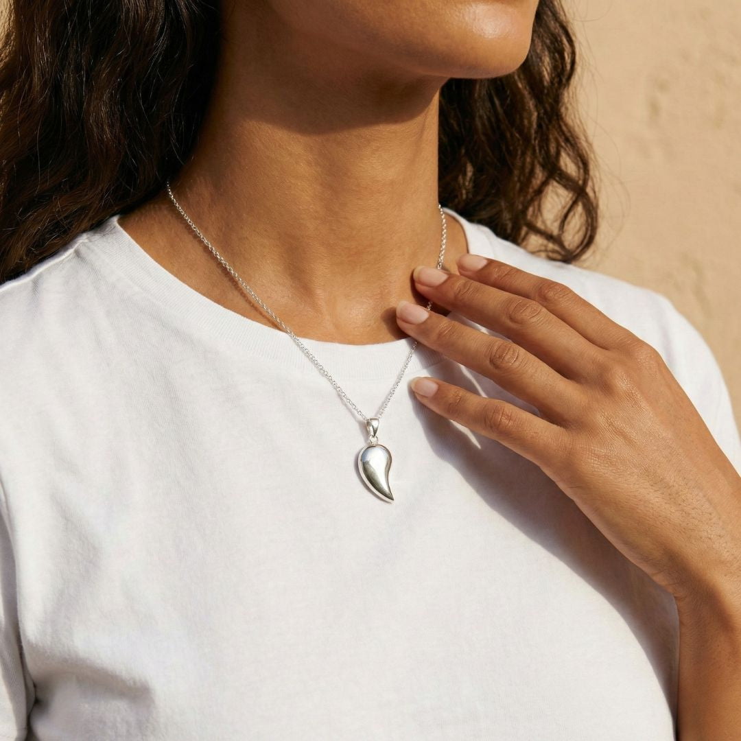 זוג שרשראות לב "החצי המשלים" לילדה מבית ונסוריני