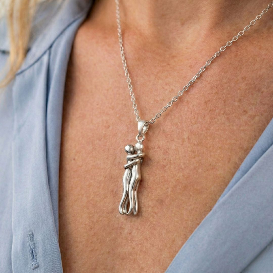 שרשרת חיבוק מבית ונסוריני