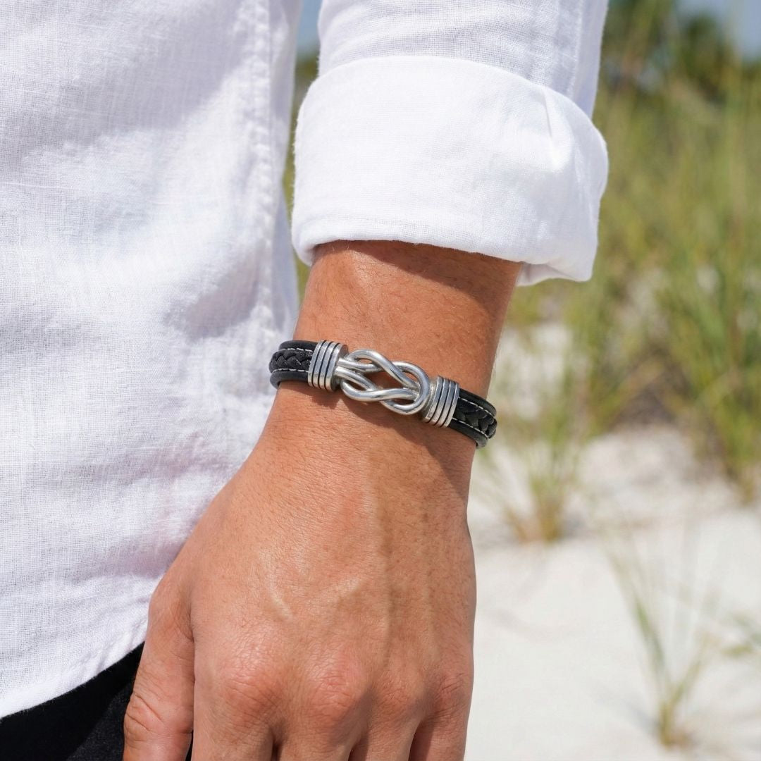 צמיד הקשר האינסופי עם חריטה מבית ונסוריני