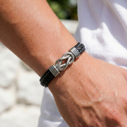 צמיד הקשר האינסופי עם חריטה מבית ונסוריני